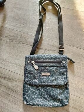 Baggallini Grey Black Leopard Crossbody Bag